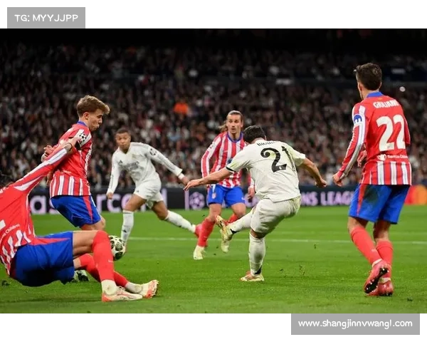 迪亚斯93分钟头球破门，安联球场瞬间沸腾